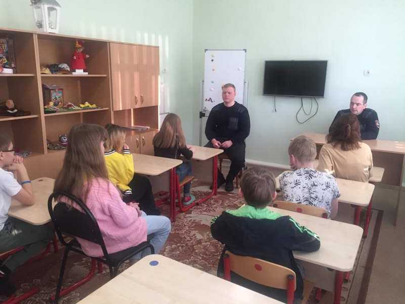 Профилактическая беседа сотрудниками полиции