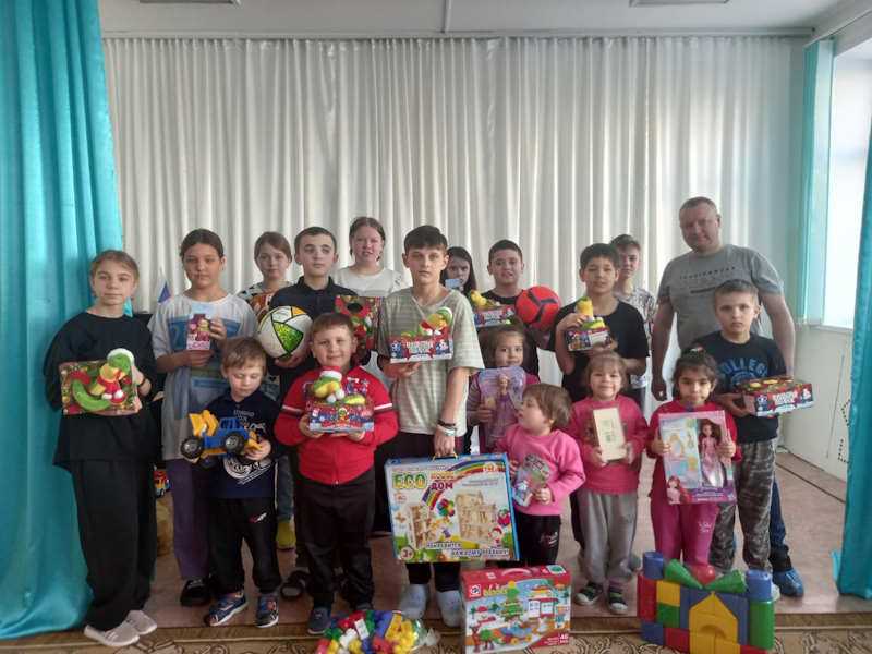 Гости с подарками