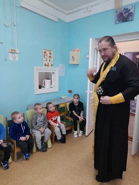 Отец Михаил в дни Рождественских Святок посетил наш Центр