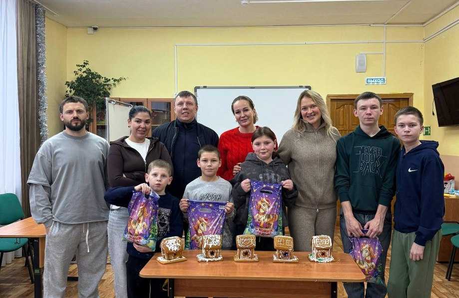 «Мастер-класс» по изготовлению  Новогоднего  пряничного домика.