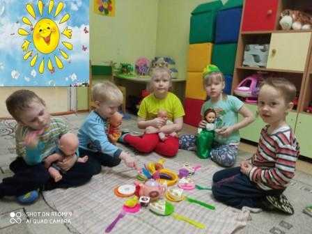 Вечер, за окном весна, и мечты о теплом ярком солнце