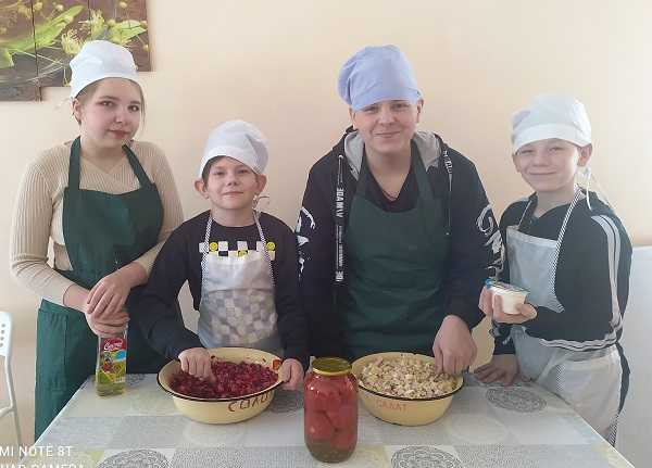 Приготовление салатов