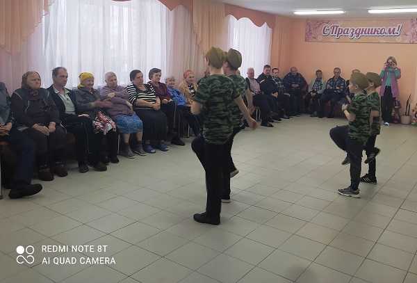 Концерт в доме-интернате к 23 февраля