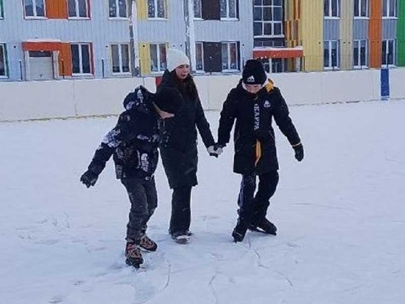 Катание на коньках — это всегда весело!