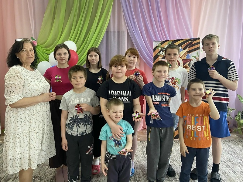 Мастер-класс по оформлению броши с символичной лентой 