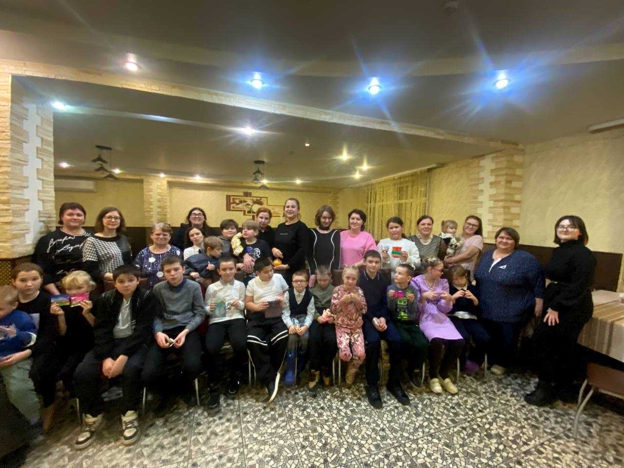 Тёплый праздник в честь Дня матери!