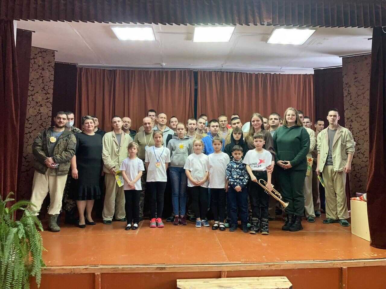 Поздравление солдат в госпитале в поселке Мулино