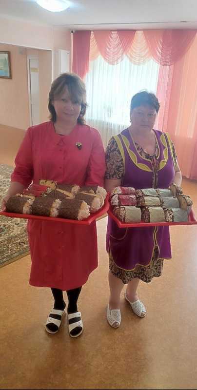Мы выражаем искреннюю благодарность Православному Объединению Помощи г. Нижний Новгород за вкусные пасхальные куличи, которые стали настоящим символом заботы и внимания к людям старшего поколения.