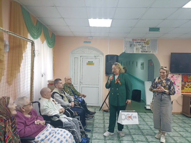 Работники завода 