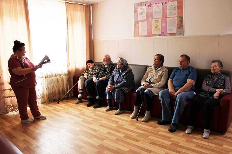 Проведена беседа с проживающими на тему:  