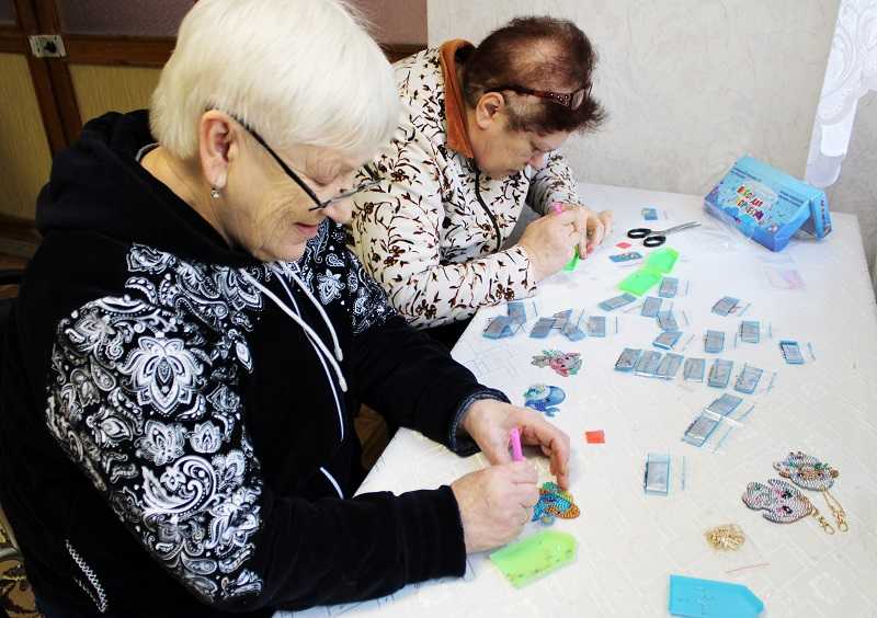 Творческое занятие по изготовлению брелков.