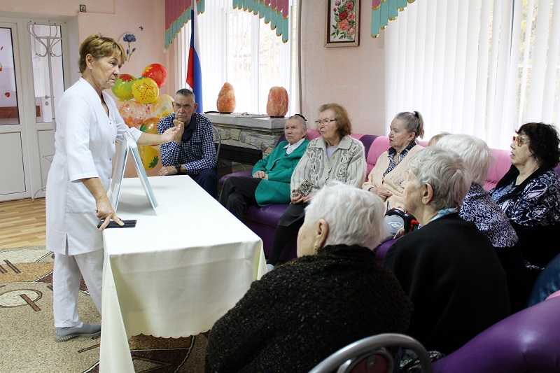 Беседу с проживающими  провела врач-эндокринолог  Шамова С.А.  из ГБУЗ НО 
