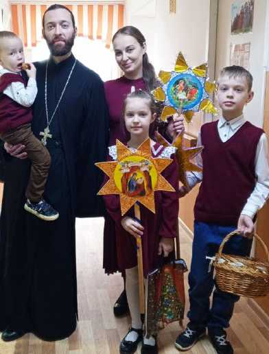 Отец Павел Молоштан и его семья: пример любви и внимания в рождественские дни.
