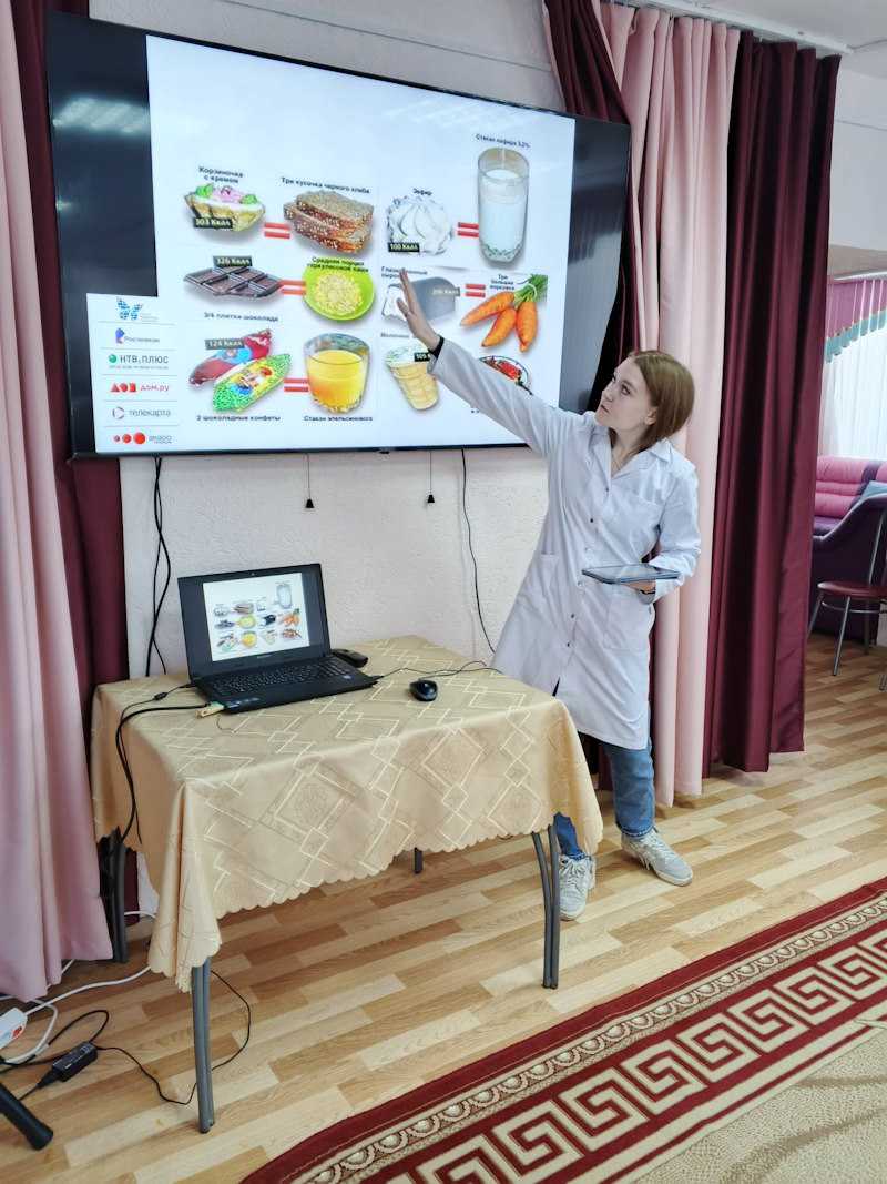 Беседу с проживающими провела специалист ГБУЗ НО «Городской поликлиники № 7» г.Н.Новгорода.